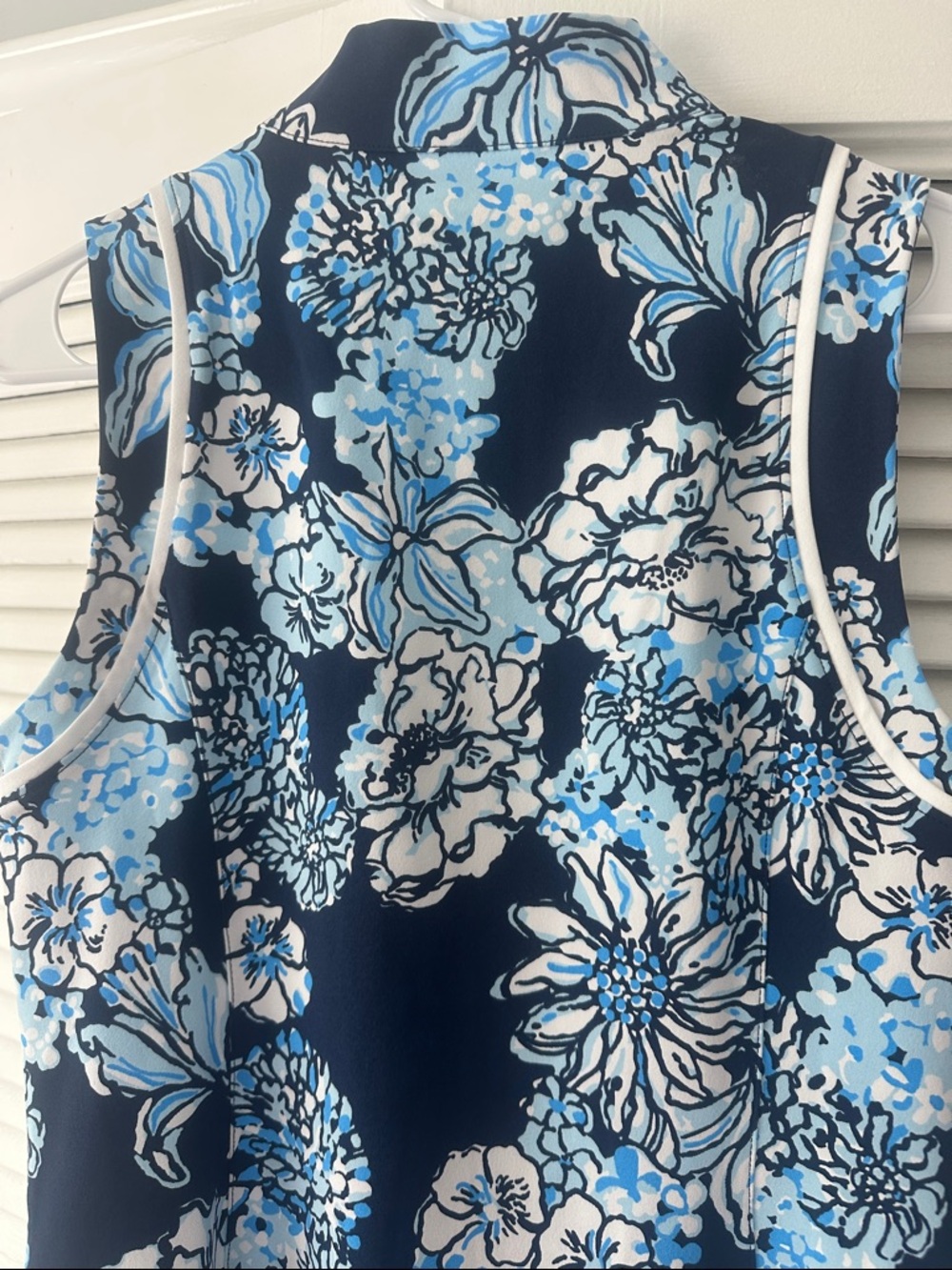 NWT Lilly Pulitzer UPF 50+ Luxletic Kathy Dress - Low Tide Navy Bouquet All Day - Picture 7 of 8